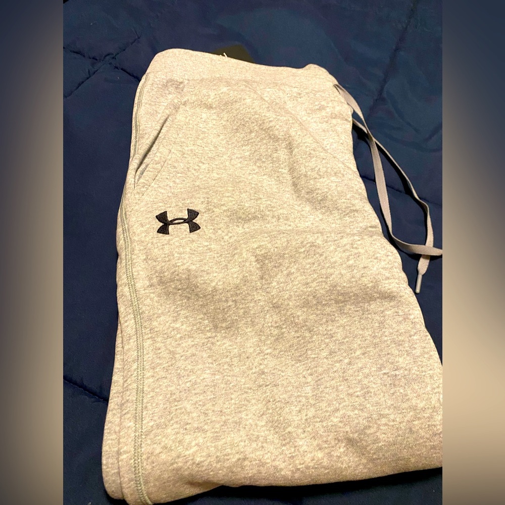 Light gray XXL men’s sweatpants.